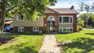 301 Newton Cres  Sarnia, N7S 3Y8 | Image 1