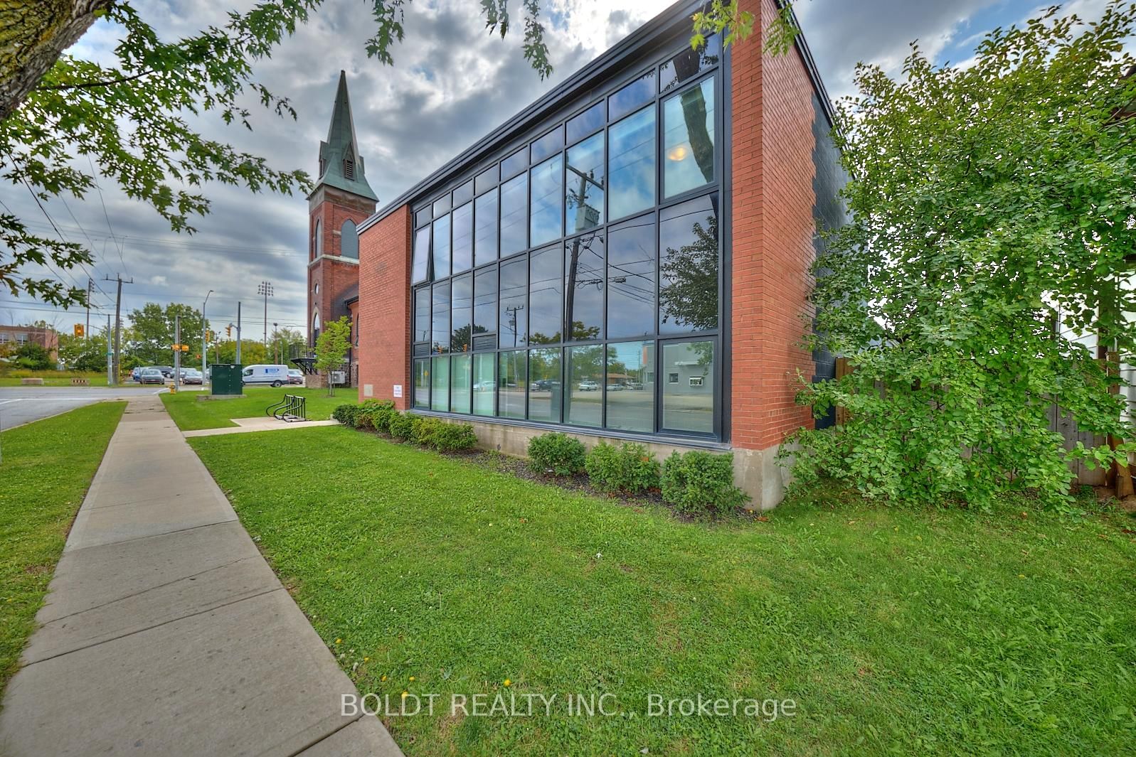 Listing Image 3