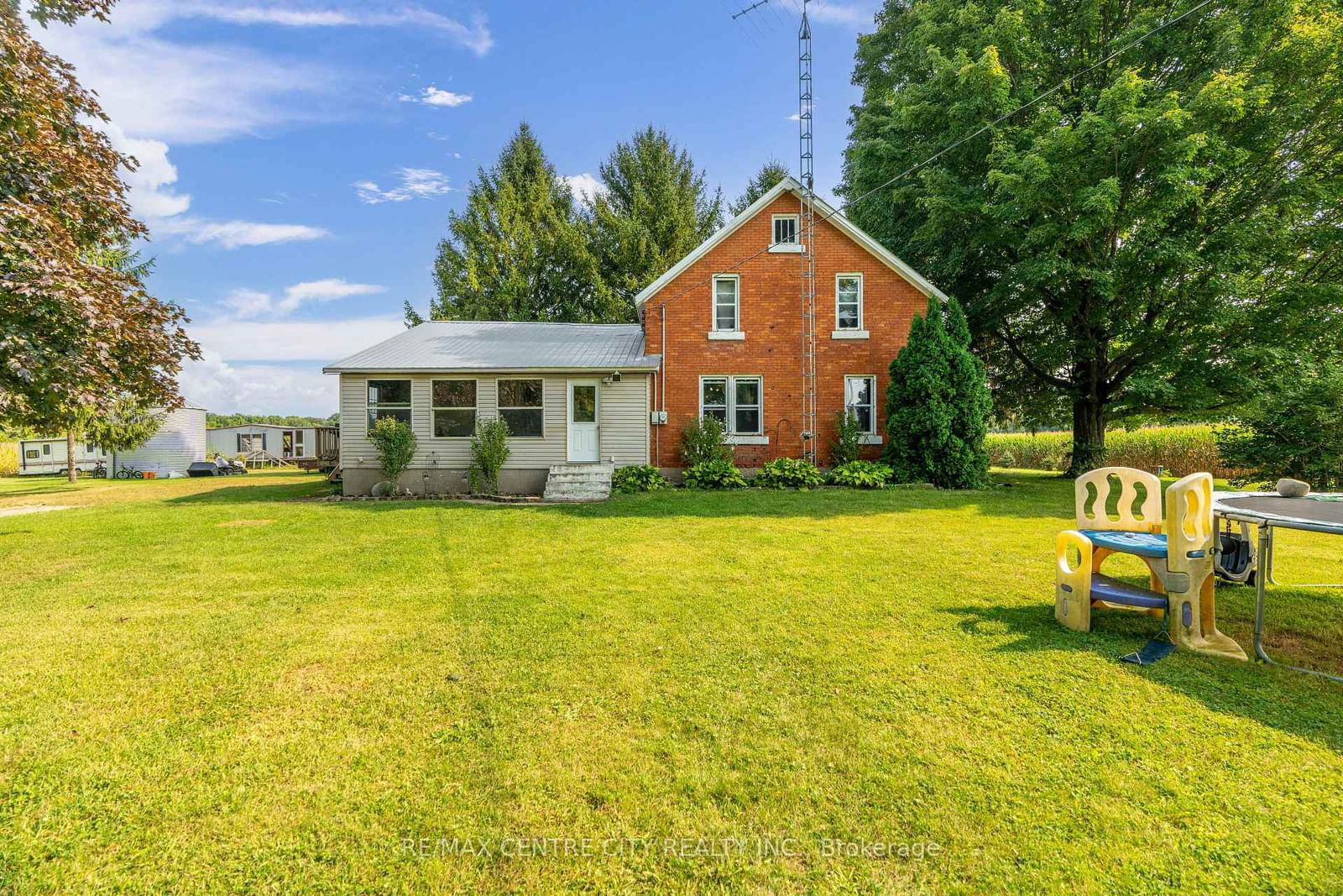 Building at 22084 Big Bend Road, Southwest Middlesex, Wardsville