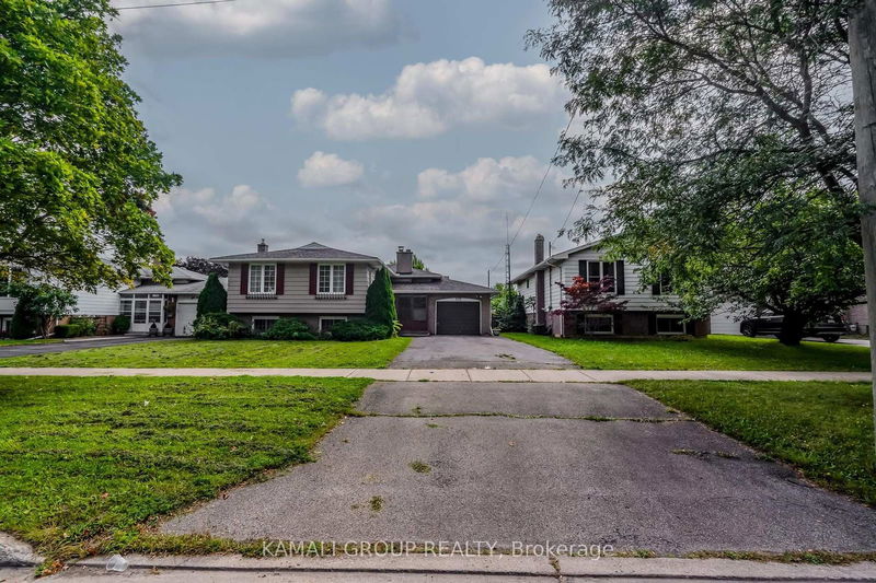 home for lease on Main-638 Carlton Street