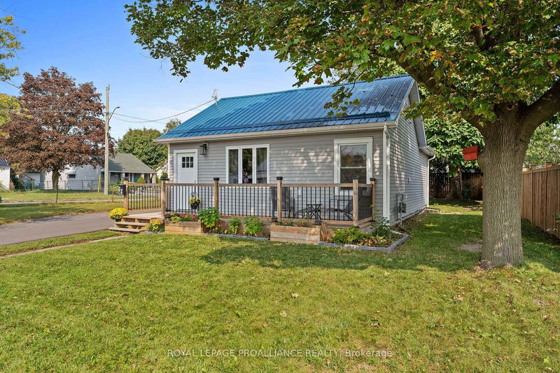 22 Johnson Rd  Quinte West, K8V 2W6 | Image 3