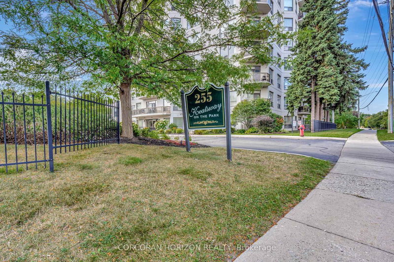  1206 - 255 Keats Way  Waterloo, N2L 6N6 | Image 3