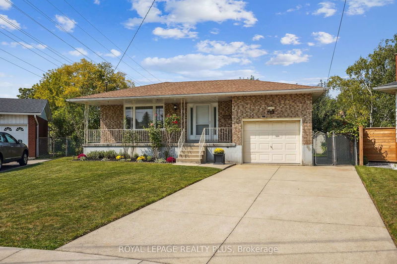 40 Forest Hill Cres  Hamilton, L8K 5V1 | Image 1