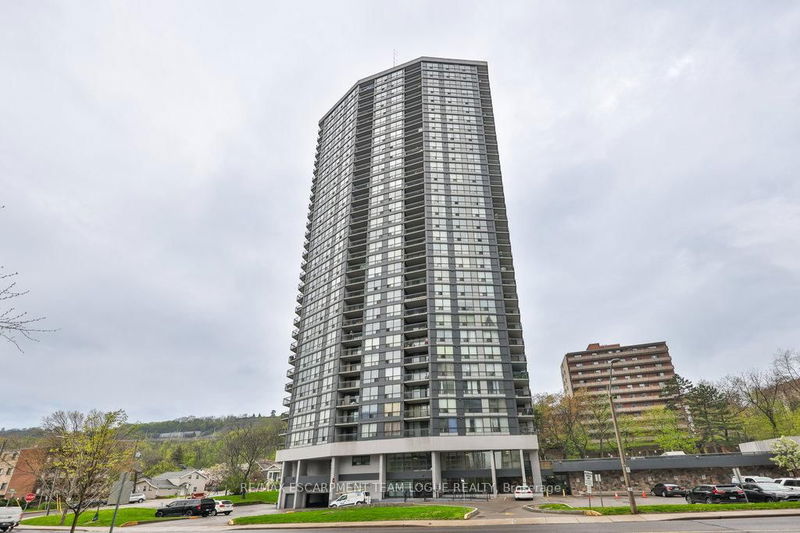 home for lease on 1705-150 Charlton Avenue E