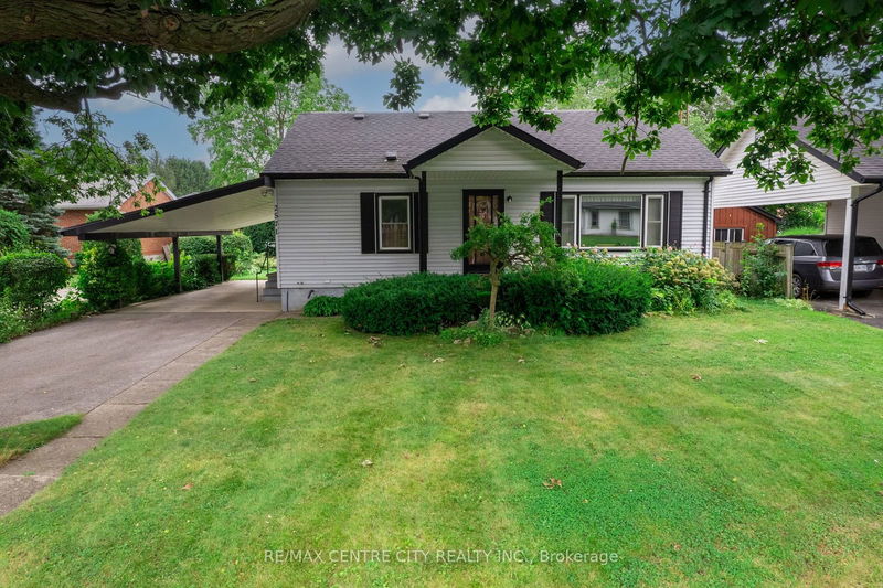 home for sale on 2571 Queen Street