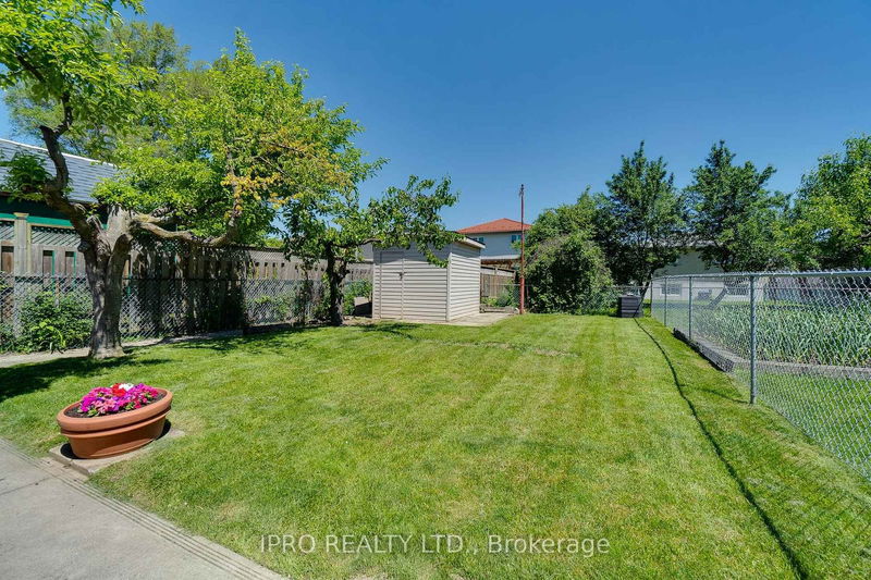 18 Costain Crt  Hamilton, L9C 5V5 | Image 36