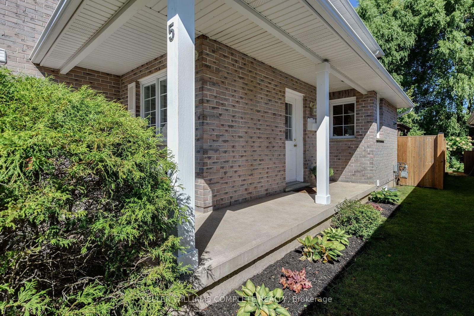 Listing Image 4