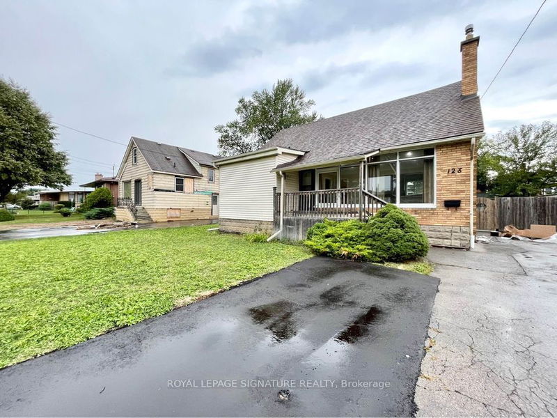 home for lease on Basemen-128 Allenby Avenue