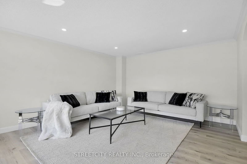 402 Homestead Crt  London, N6G 2E9 | Image 2