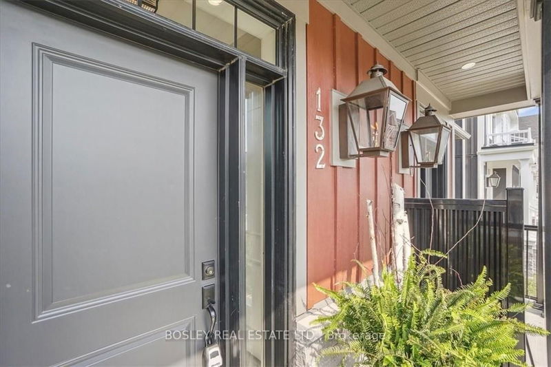 132 Courtland St  Blue Mountains, L9Y 0R4 | Image 2