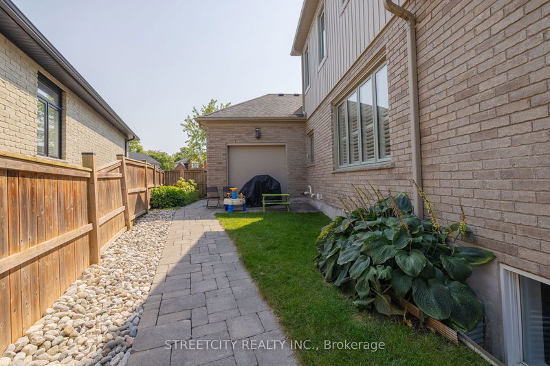 1544 Privet Pl  London, N5X 0E7 | Image 33