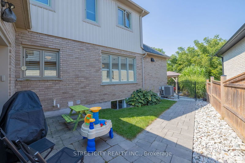 1544 Privet Pl  London, N5X 0E7 | Image 34