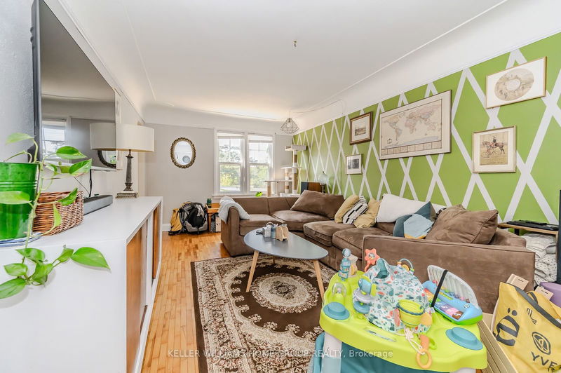 18 Roslin Ave N Waterloo, N2L 2G3 | Image 6