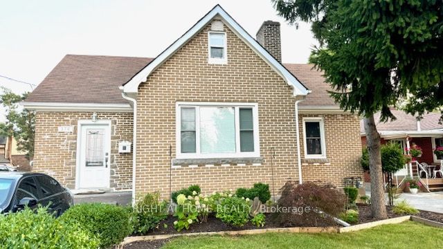 home for sale on 174 Scott Street