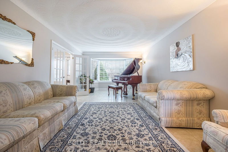 home for lease on 8 Donalda Court