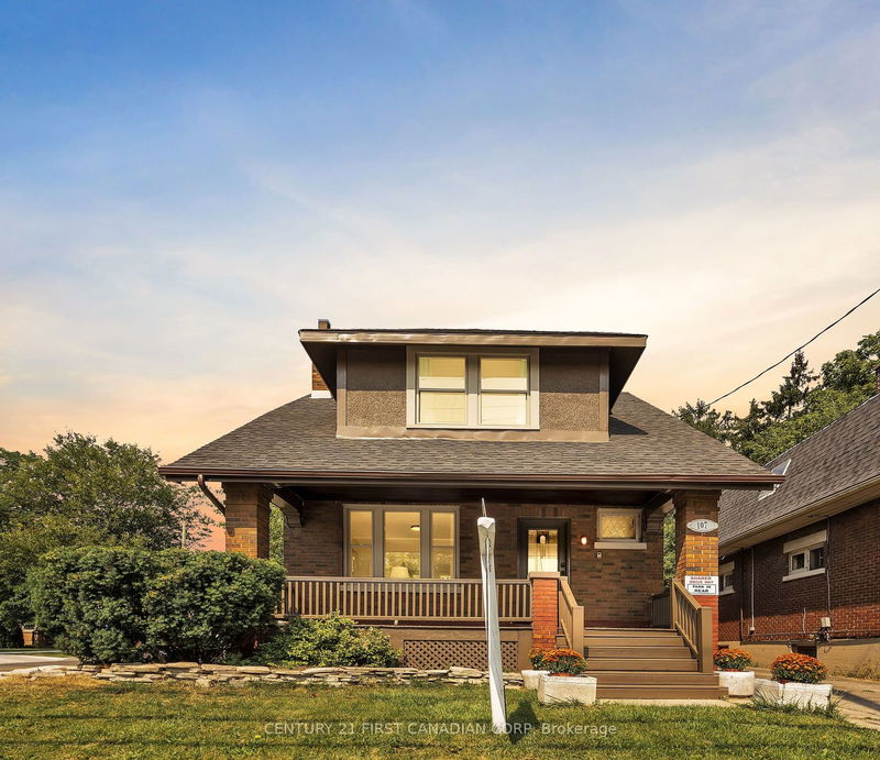 home for sale on 107 Oxford Street W