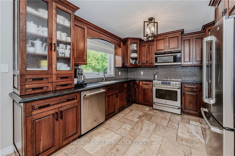 46 Cross Creek Blvd  Guelph/Eramosa, N1H 6J2 | Image 17