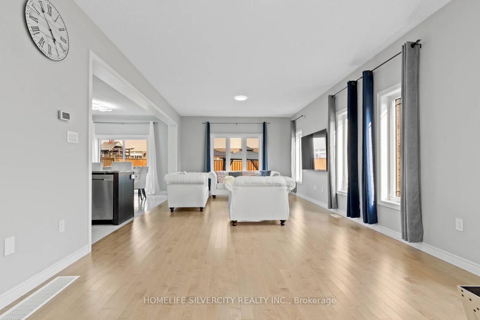 Listing Image 7