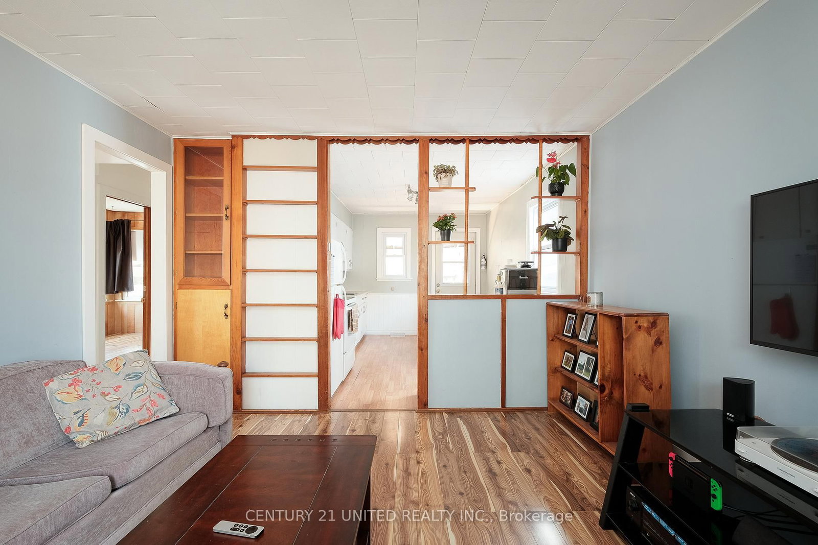 Listing Image 7