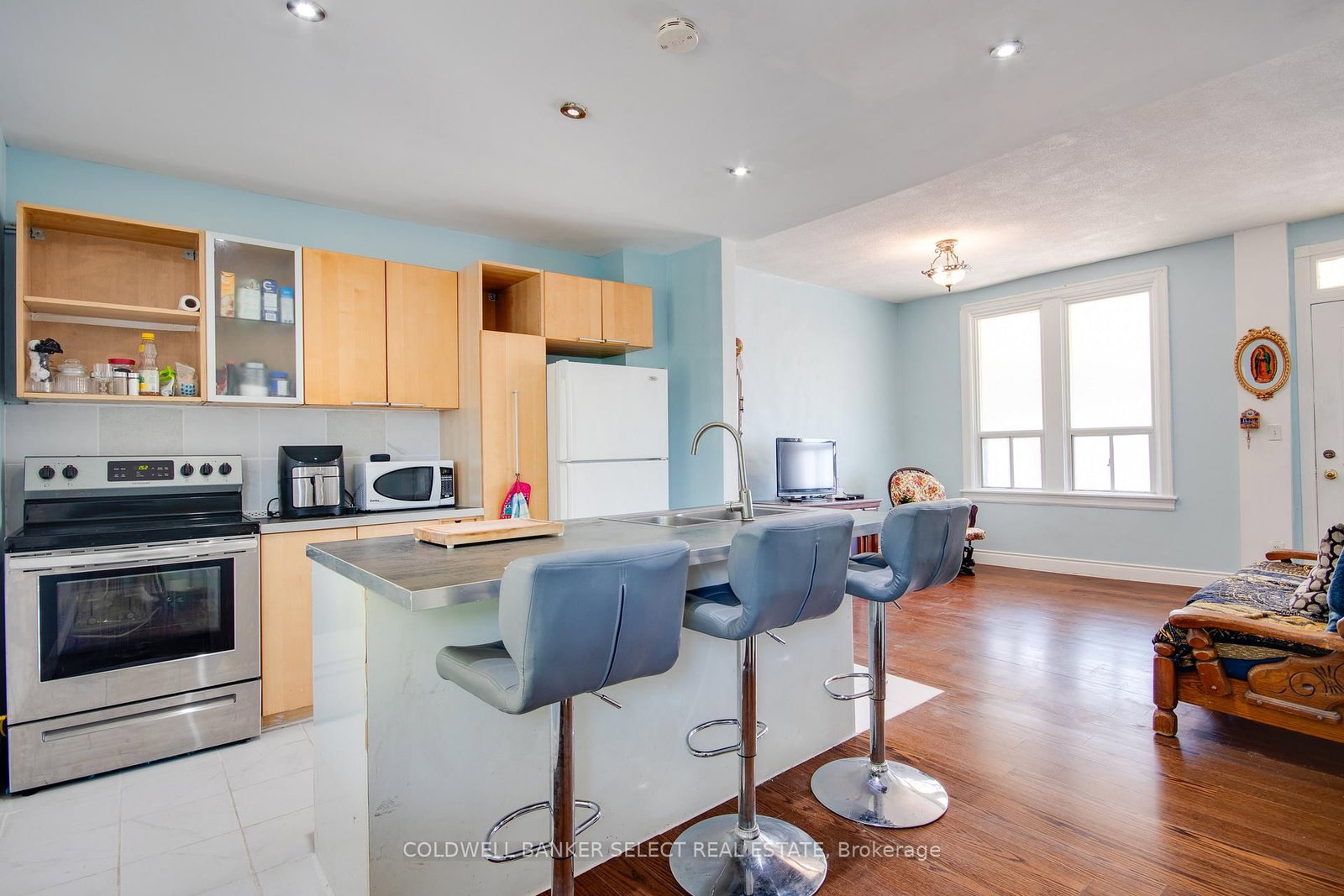 Listing Image 7