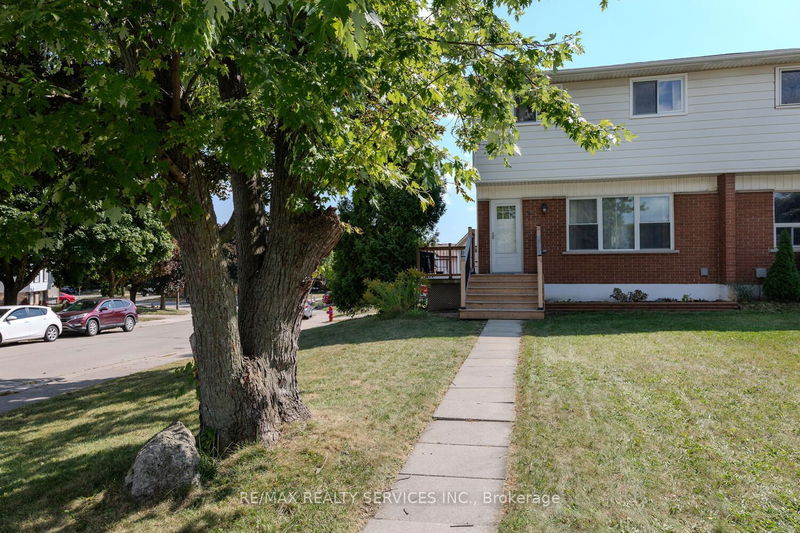 56 Raleigh Crt S Hamilton, L8W 1H1 | Image 1