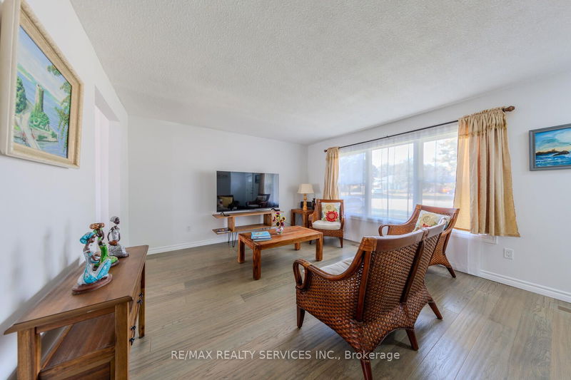 56 Raleigh Crt S Hamilton, L8W 1H1 | Image 6