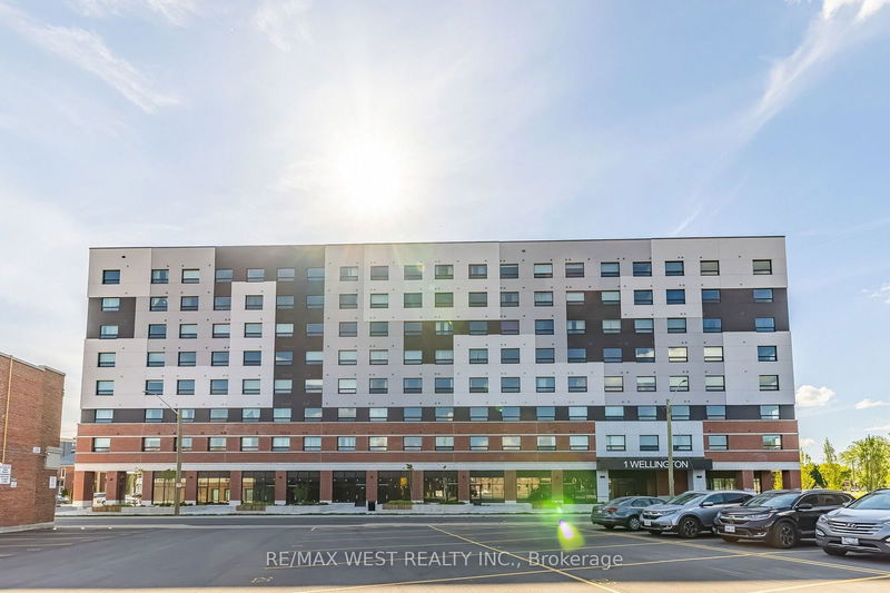 home for lease on 714-1 Wellington Street