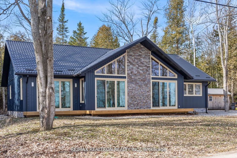 27 Whippoorwill Rd  Northern Bruce Peninsula, N0H 1W0 | Image 1