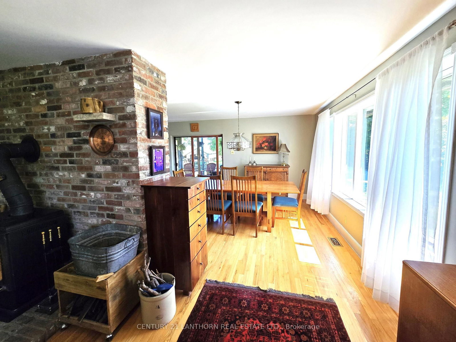 Listing Image 7
