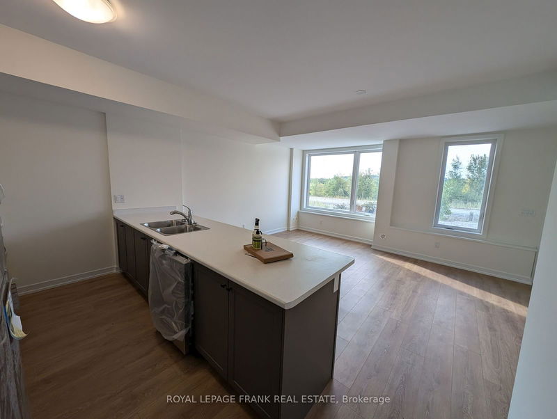 home for lease on 1001-160 Densmore Road