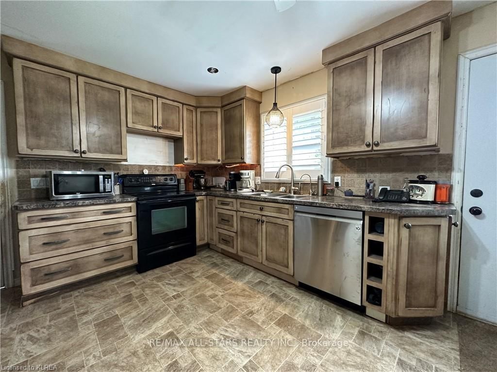 Listing Image 5