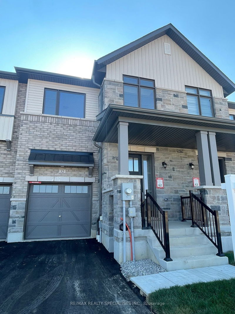 home for lease on 32 Molnar Crescent