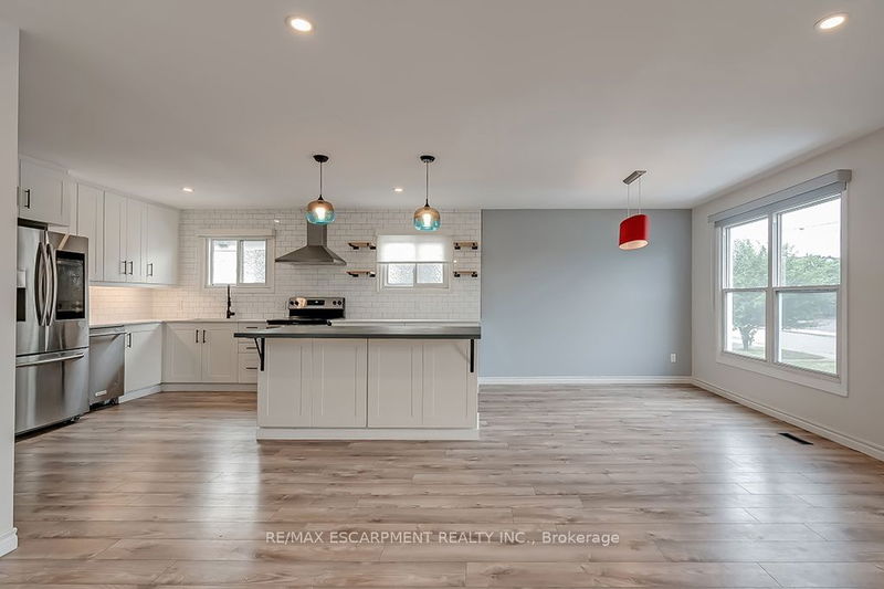 7 Garside Ave S Hamilton, L8K 2V7 | Image 5