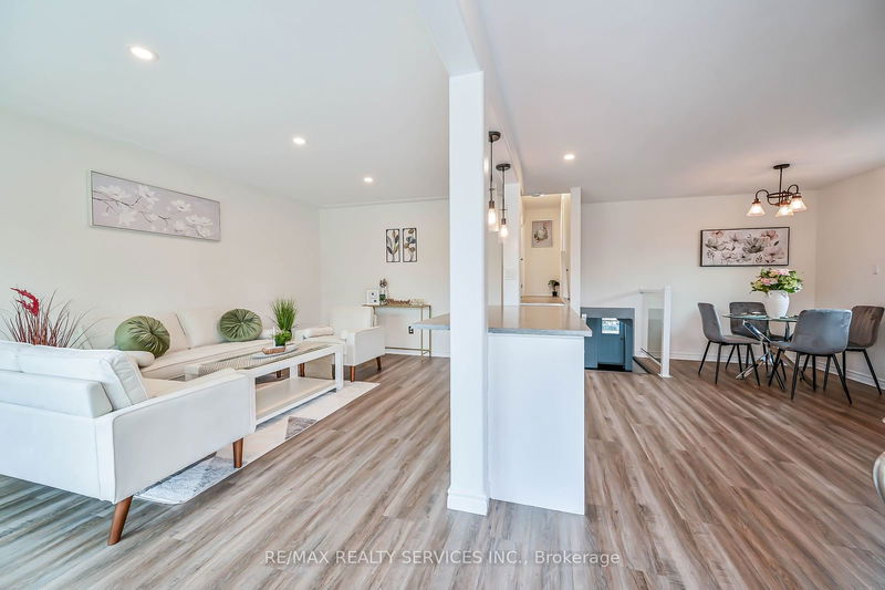 10 Windrush Cres N Hamilton, L8V 2K8 | Image 5