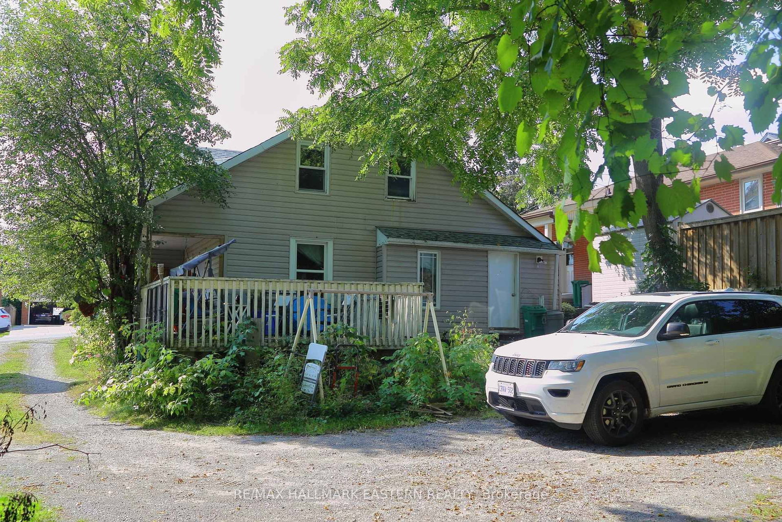 Listing Image 4