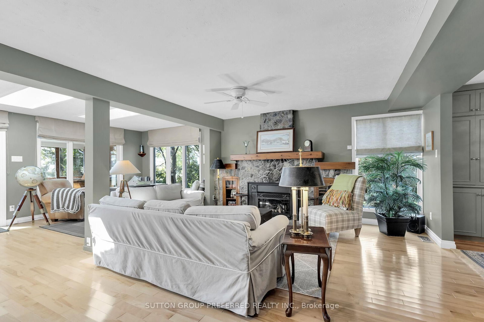 Listing Image 7