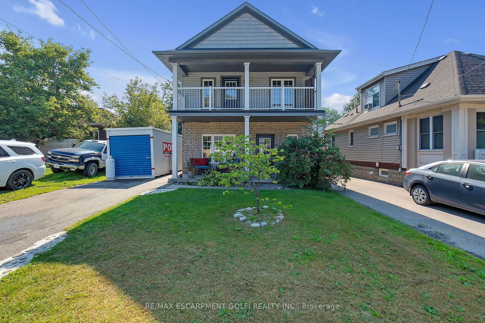 Building at 2 Comet Avenue, Hamilton, Hamilton Beach