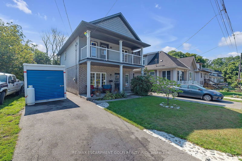 2 Comet Ave  Hamilton, L8H 7E5 | Image 2