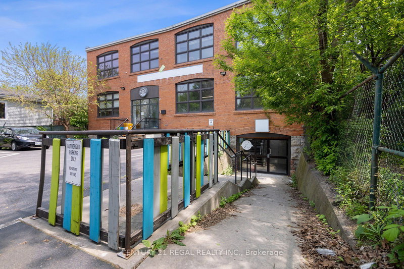 Lower - 126 Catharine St N, Hamilton, L8R 1J4 | Image 2