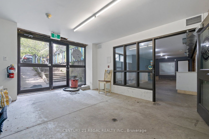 Lower - 126 Catharine St N, Hamilton, L8R 1J4 | Image 3