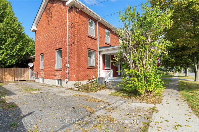 378 King St W Cobourg, K9A 2N7 | Image 2