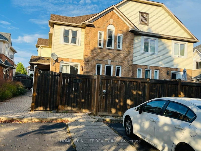 home for lease on 114 Fellowes Crescent