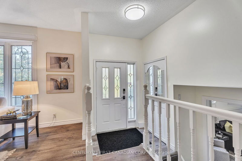 1096 Commissioners Rd W London, N6K 1C4 | Image 6