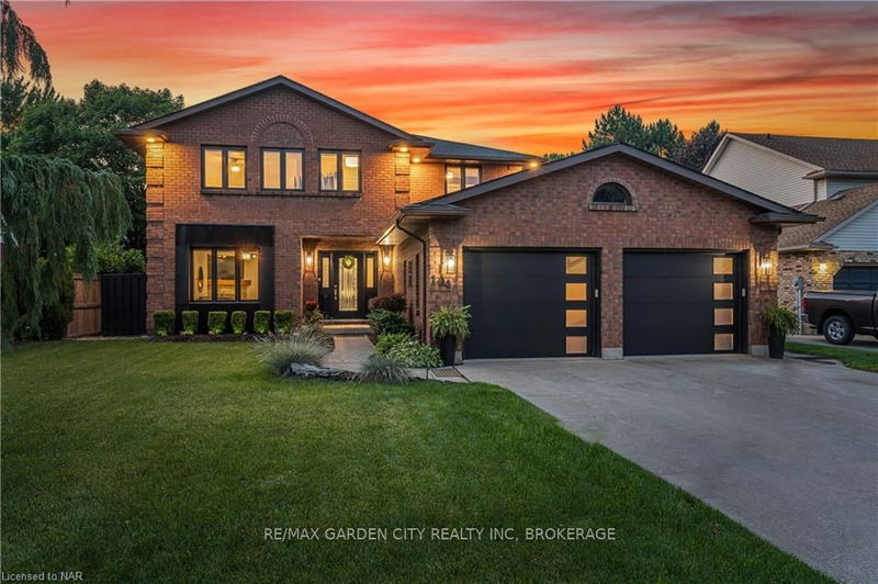 home for sale on 104 Spruceside Crescent