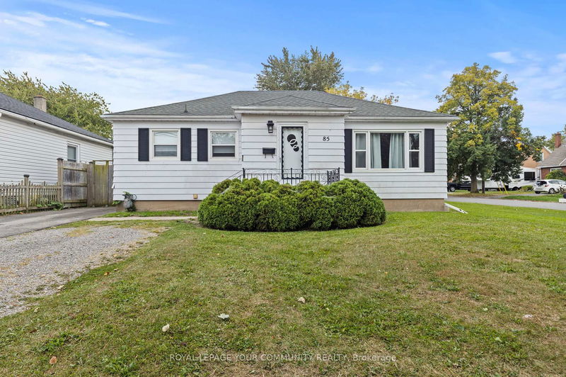 home for lease on 85 Albert Street W
