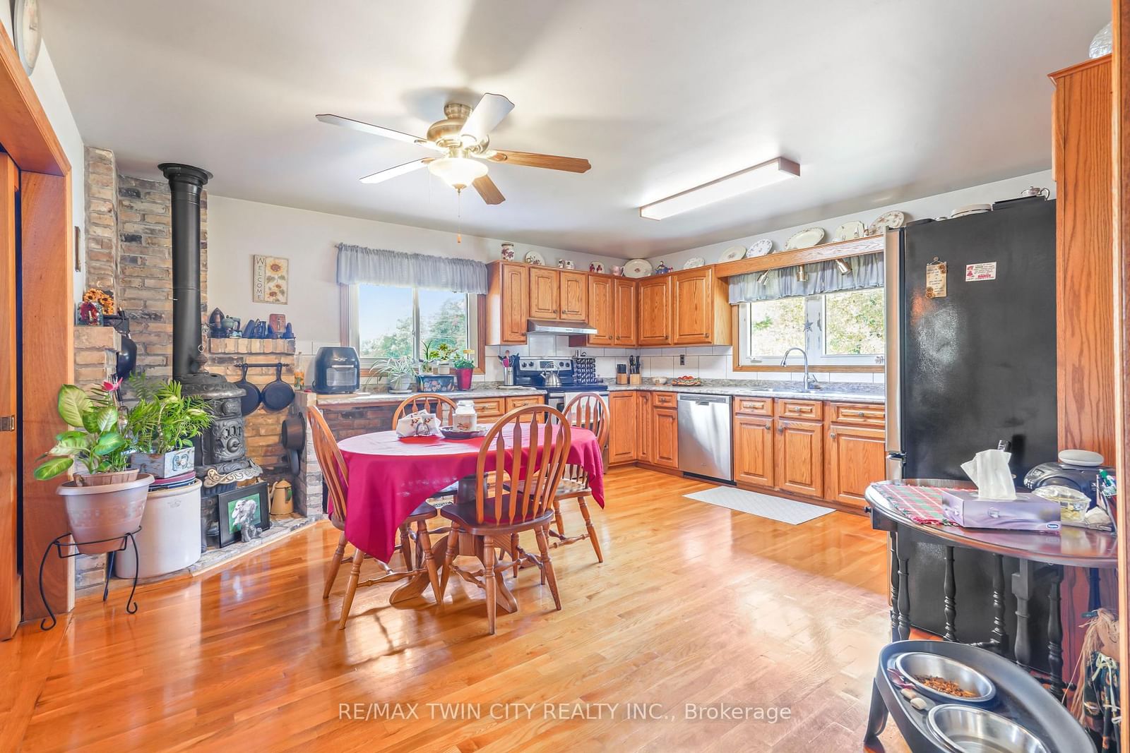 Listing Image 10