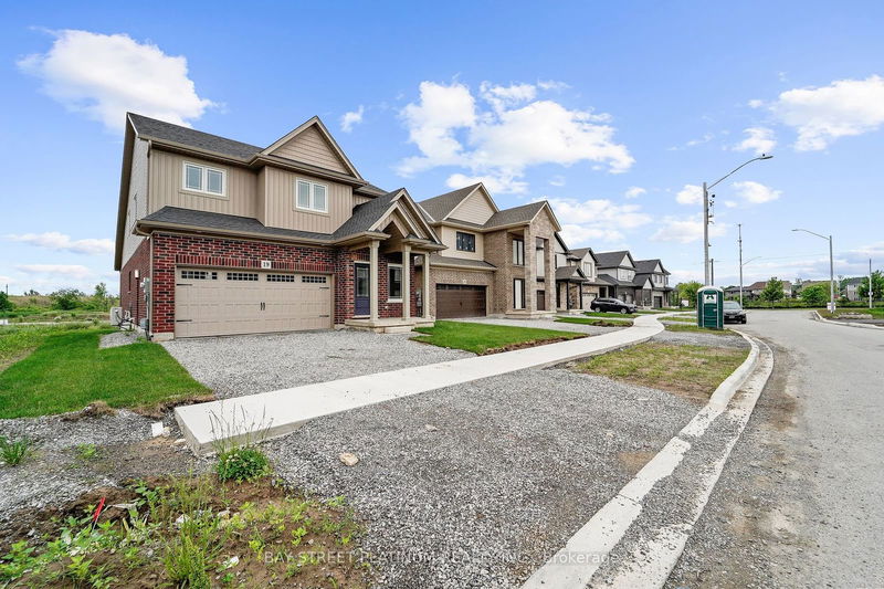 19 ALICIA Cres  Thorold, L2V 0M1 | Image 2