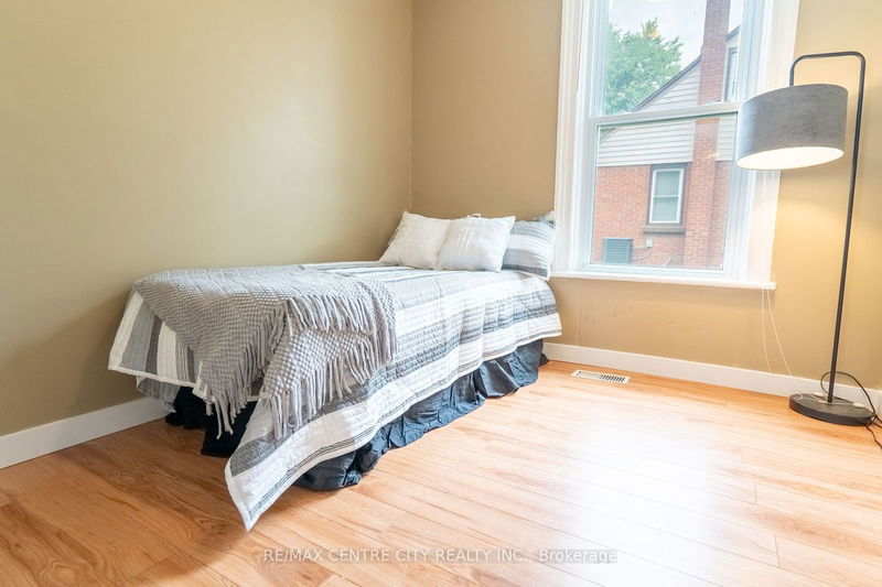 227 Adelaide St  Strathroy-Caradoc, N7G 2V7 | Image 20