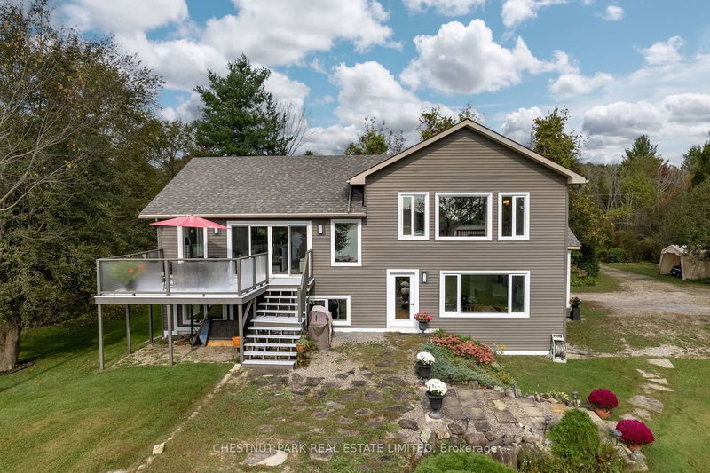 2749 Lakefield Dr  South Frontenac, K0H 1X0 | Image 2