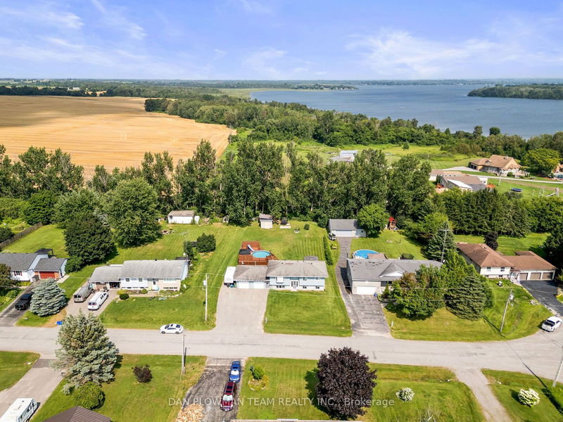 15 Sparrow Crt  Kawartha Lakes, K0M 2C0 | Image 2